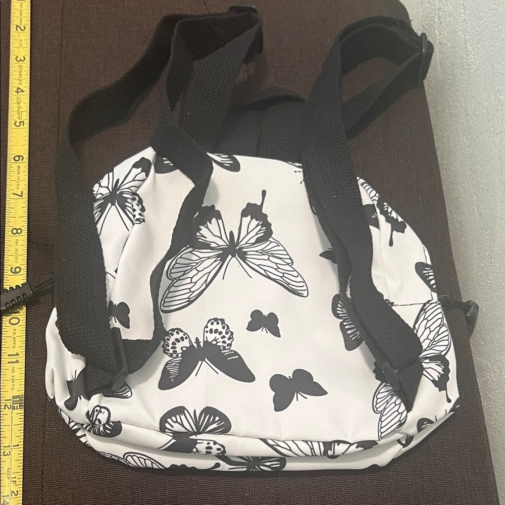 #1090+ Elegant Butterfly Girls Backpack - Black and White - Picture 3 of 7